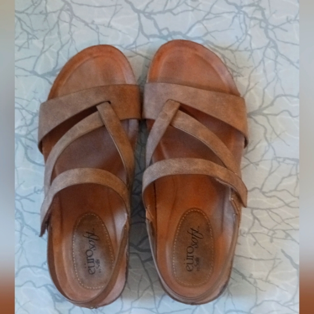 Women's Eurosoft Gianetta Brown Suede Sandals